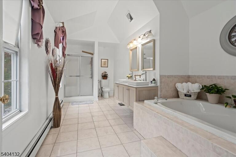 Property listing MLS 4006102 photo 29