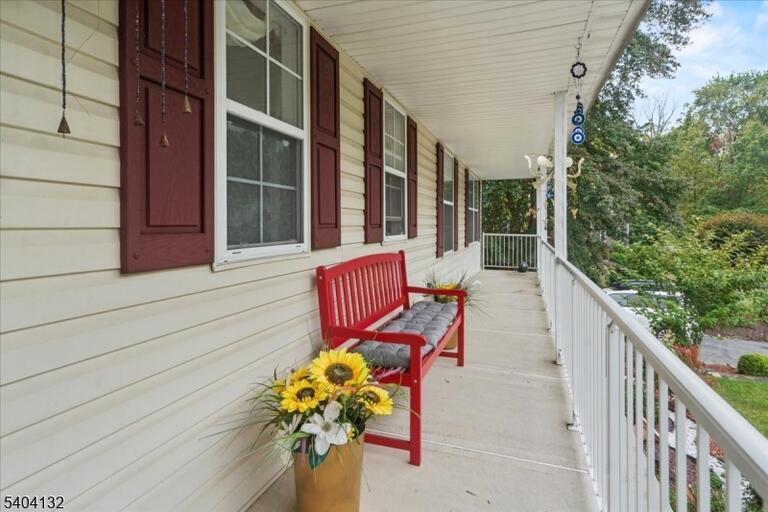 Property listing MLS 4006102 photo 3