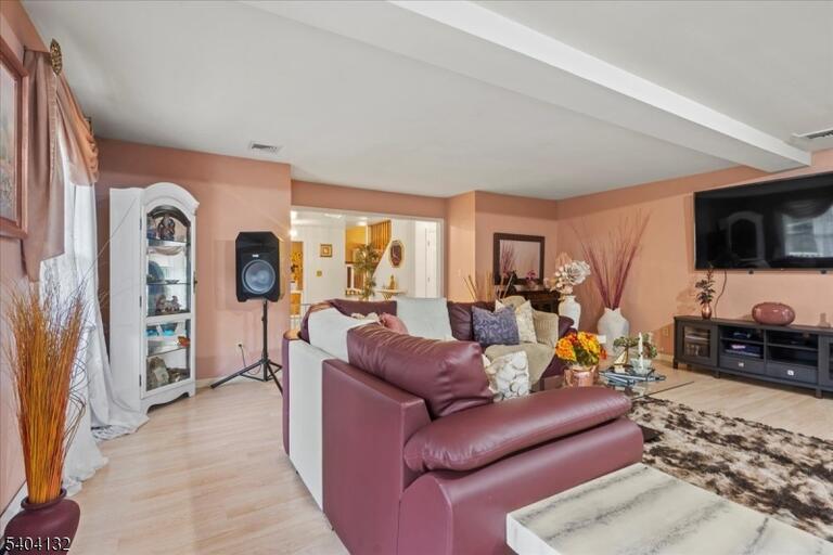 Property listing MLS 4006102 photo 9