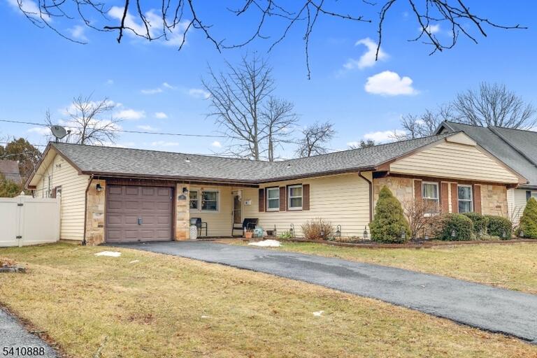 Property listing MLS 4011021 photo 4
