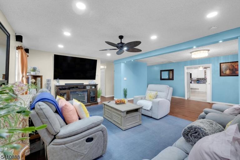 Property listing MLS 4011021 photo 9
