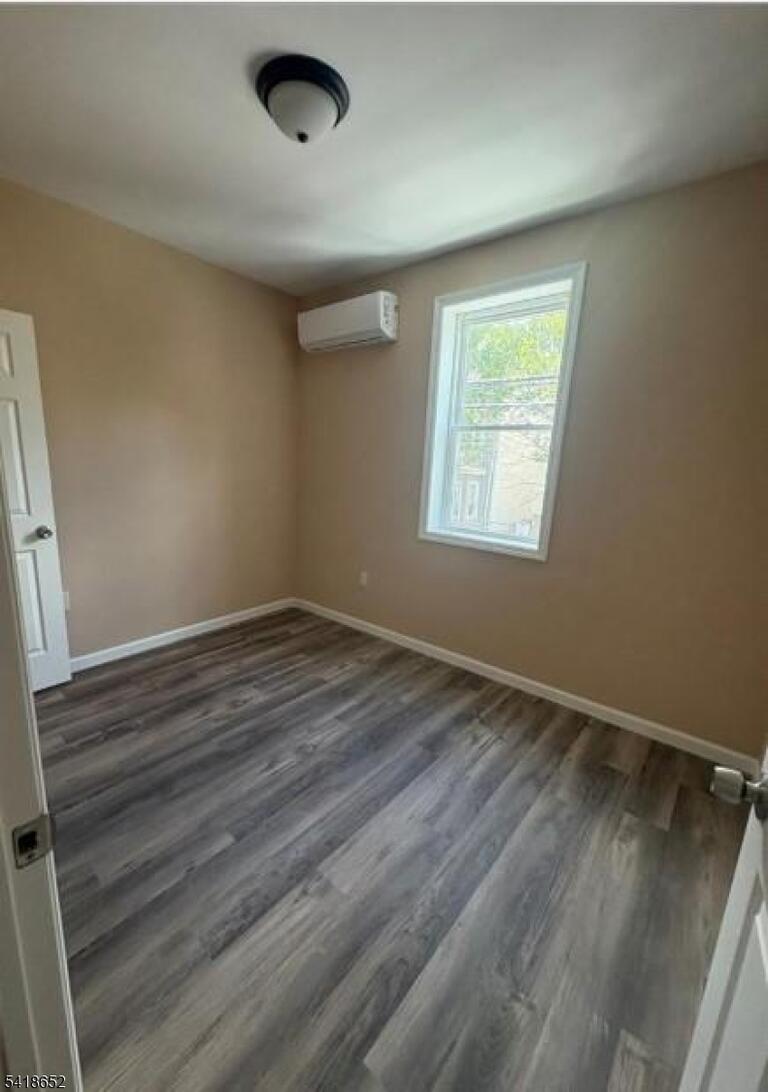 Property listing MLS 4015827 photo 2