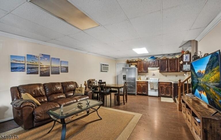 Property listing MLS 4016190 photo 3