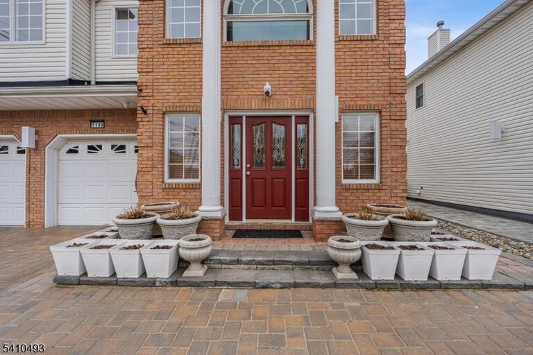 Property listing MLS 4016756 photo 2