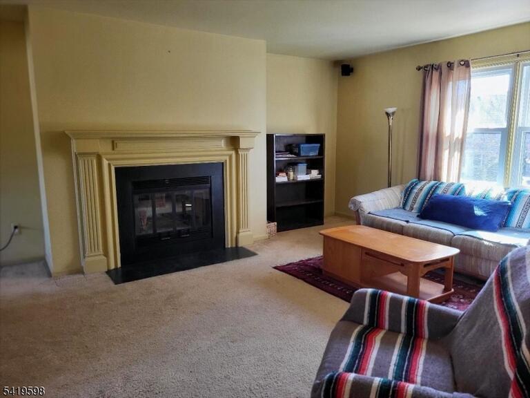 Property listing MLS 4017190 photo 2