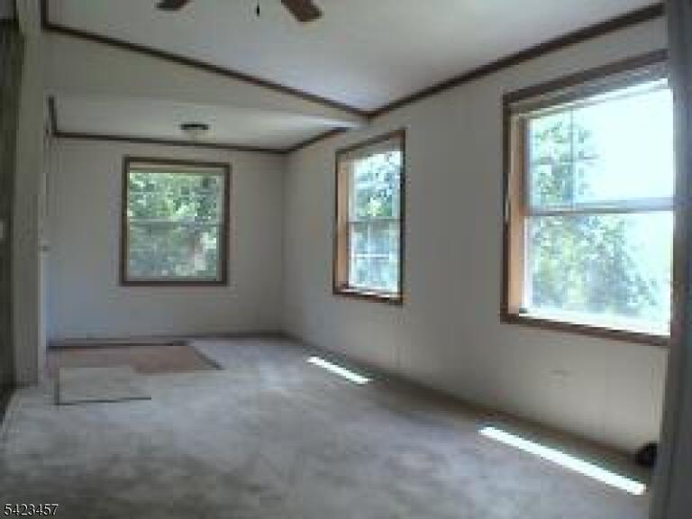 Property listing MLS 4019928 photo 4
