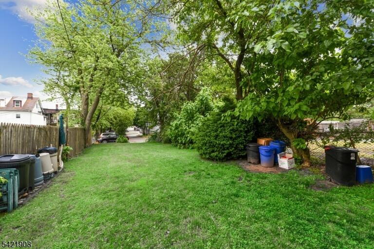 Property listing MLS 4020296 photo 4