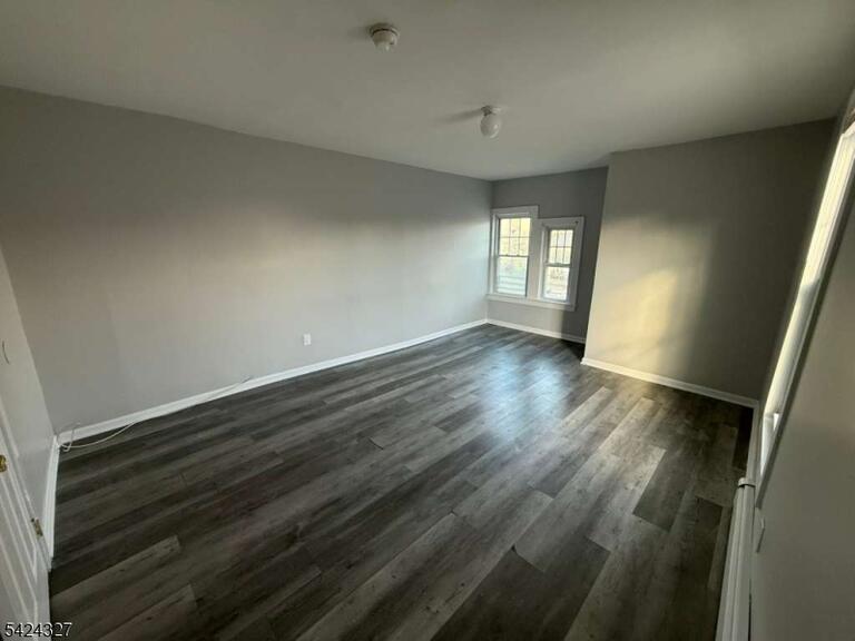 Property listing MLS 4020647 photo 4