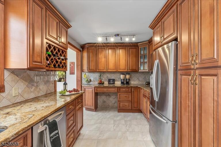 Property listing MLS 4023194 photo 10
