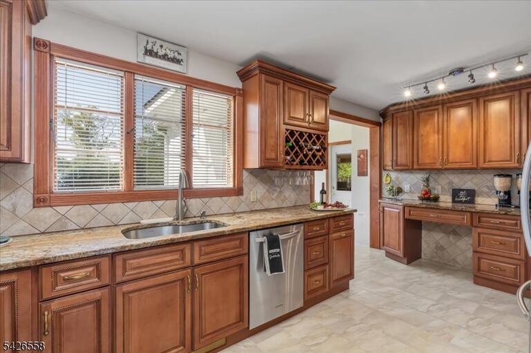 Property listing MLS 4023194 photo 9