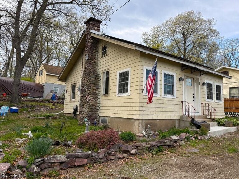 Property listing MLS 4023565 photo 2