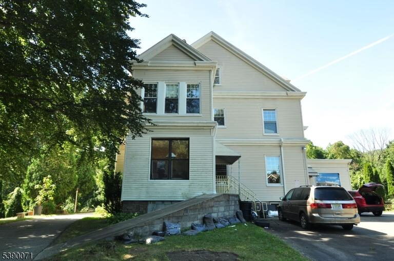Property listing MLS 4024421 photo 2