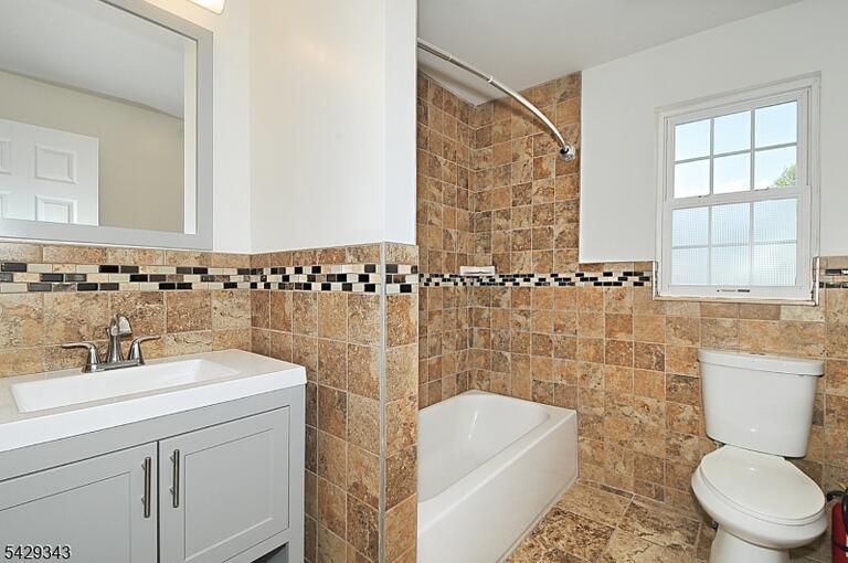 Property listing MLS 4025182 photo 10