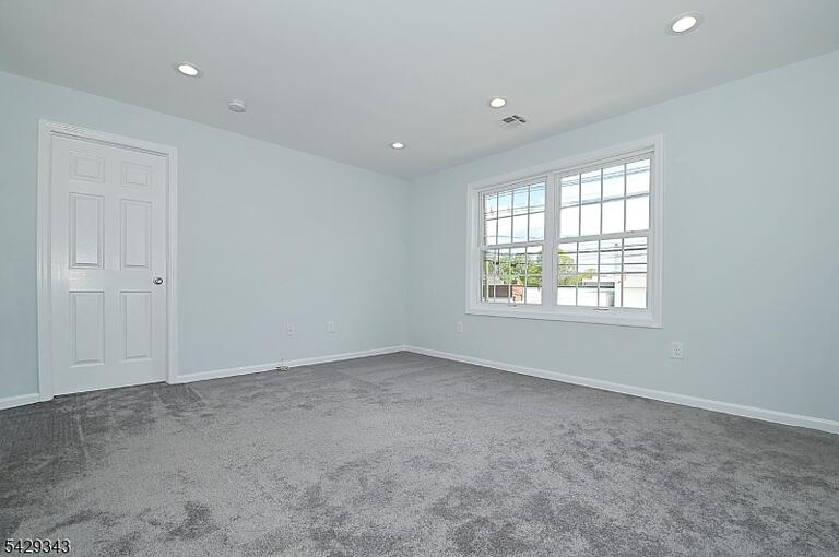 Property listing MLS 4025182 photo 9