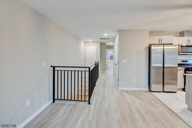Property listing MLS 4026170 photo 11