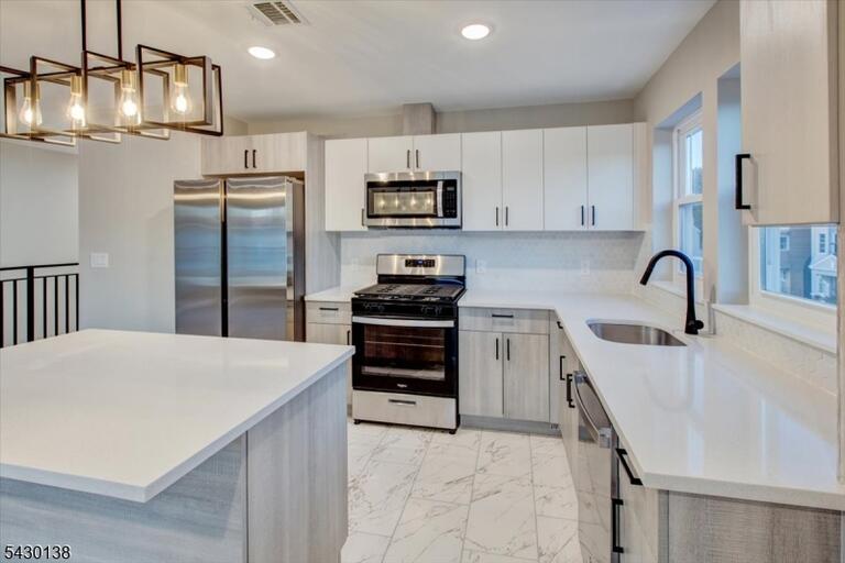 Property listing MLS 4026170 photo 13