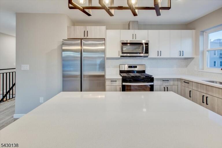 Property listing MLS 4026170 photo 14
