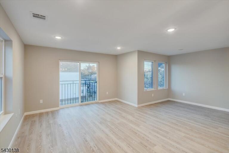 Property listing MLS 4026170 photo 7