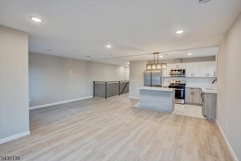 Property listing MLS 4026170 photo 8