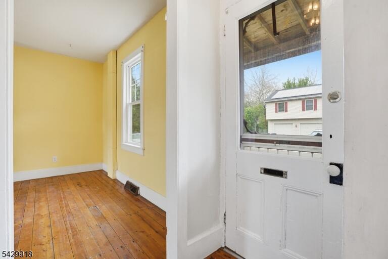Property listing MLS 4026261 photo 2