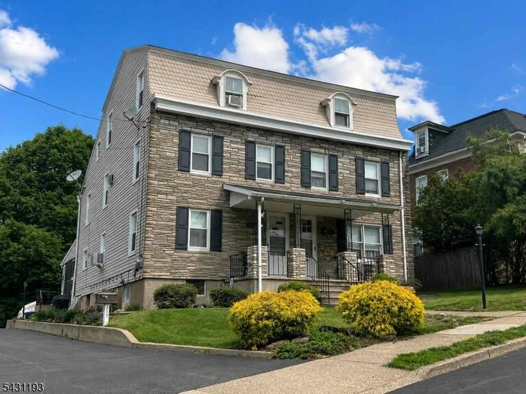 Property listing MLS 4027067 photo 1