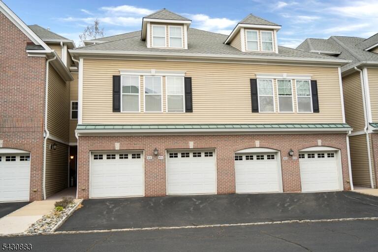 Property listing MLS 4027863 photo 2