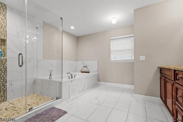 Property listing MLS 4028852 photo 15