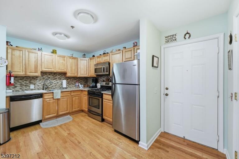 Property listing MLS 4028874 photo 6