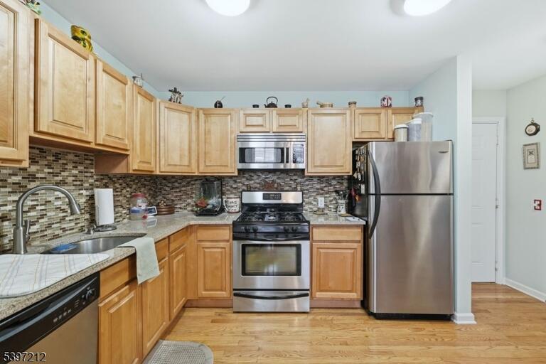 Property listing MLS 4028874 photo 7
