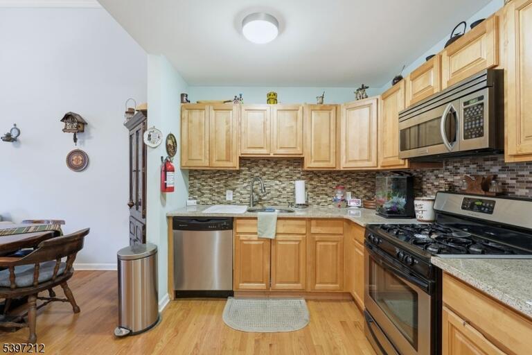 Property listing MLS 4028874 photo 8