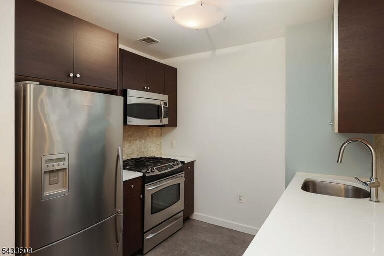 Property listing MLS 4028895 photo 8