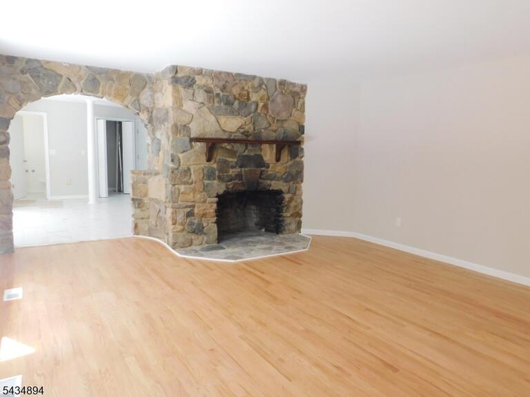 Property listing MLS 4030295 photo 12