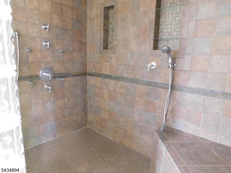 Property listing MLS 4030295 photo 32