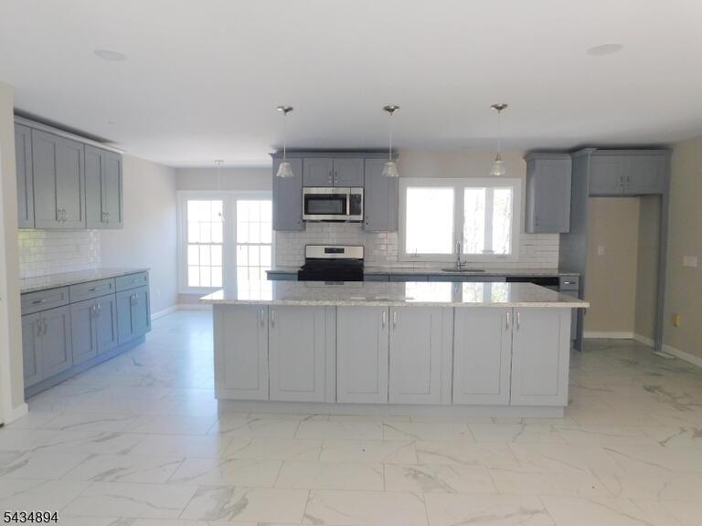 Property listing MLS 4030295 photo 7
