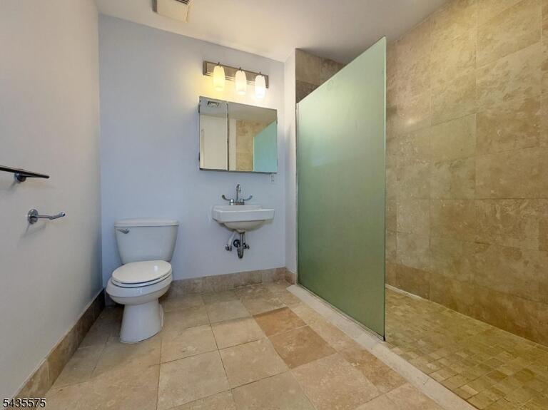 Property listing MLS 4030755 photo 18