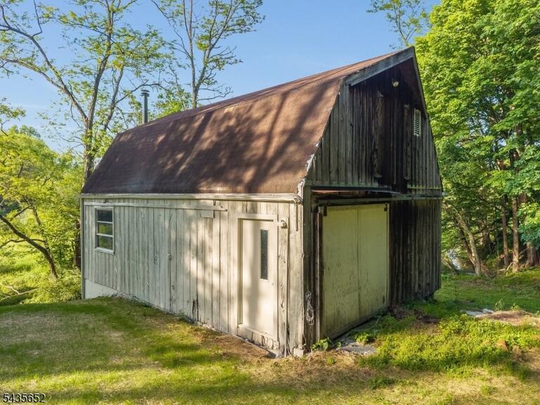 Property listing MLS 4030870 photo 4
