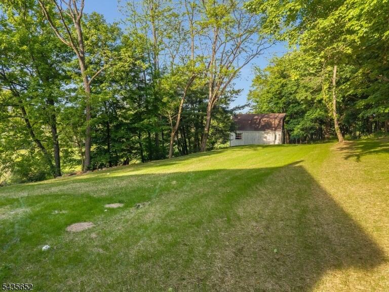 Property listing MLS 4030870 photo 44