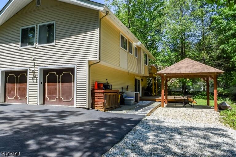 Property listing MLS 4031210 photo 37