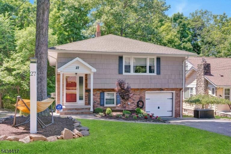 Property listing MLS 4031882 photo 2