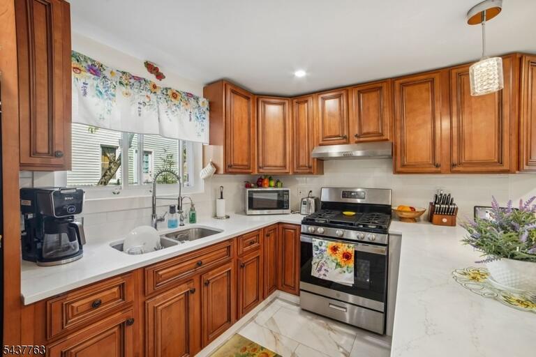 Property listing MLS 4032726 photo 12