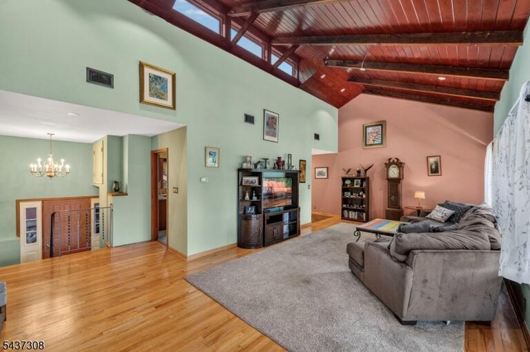 Property listing MLS 4032801 photo 12