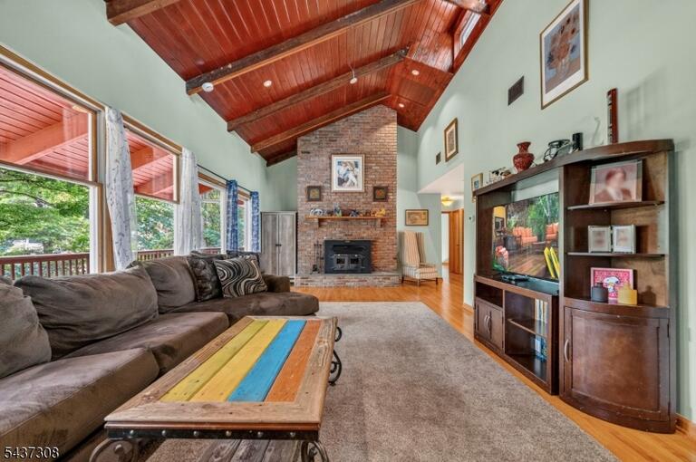 Property listing MLS 4032801 photo 8