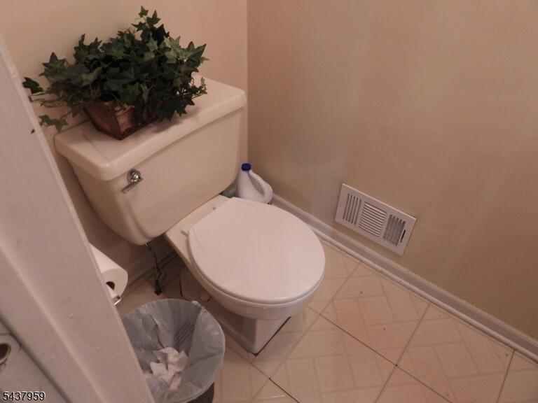 Property listing MLS 4032943 photo 8
