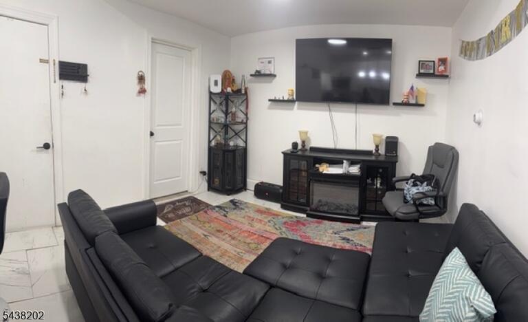 Property listing MLS 4033057 photo 5