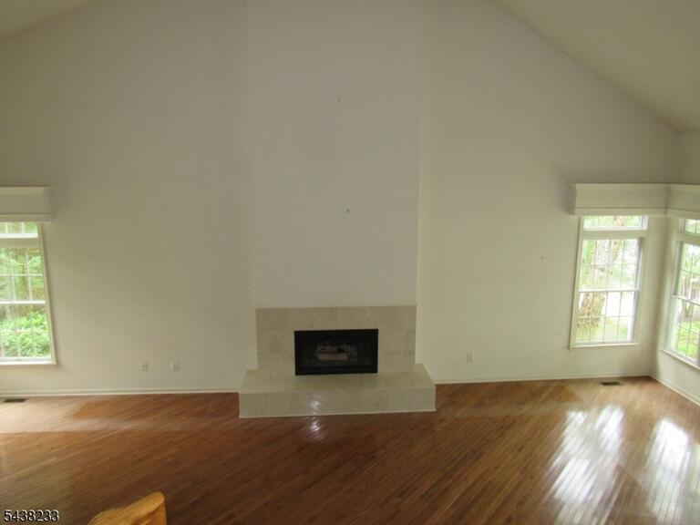 Property listing MLS 4033168 photo 9