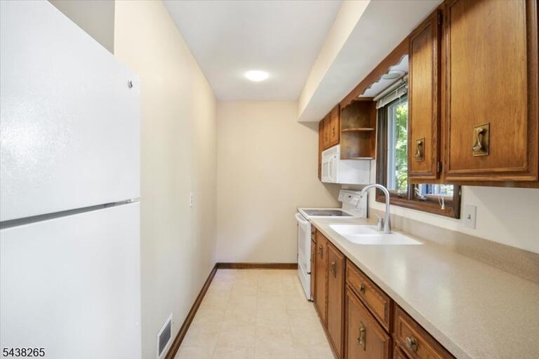Property listing MLS 4033408 photo 34