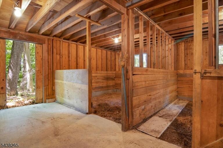 Property listing MLS 4033408 photo 7