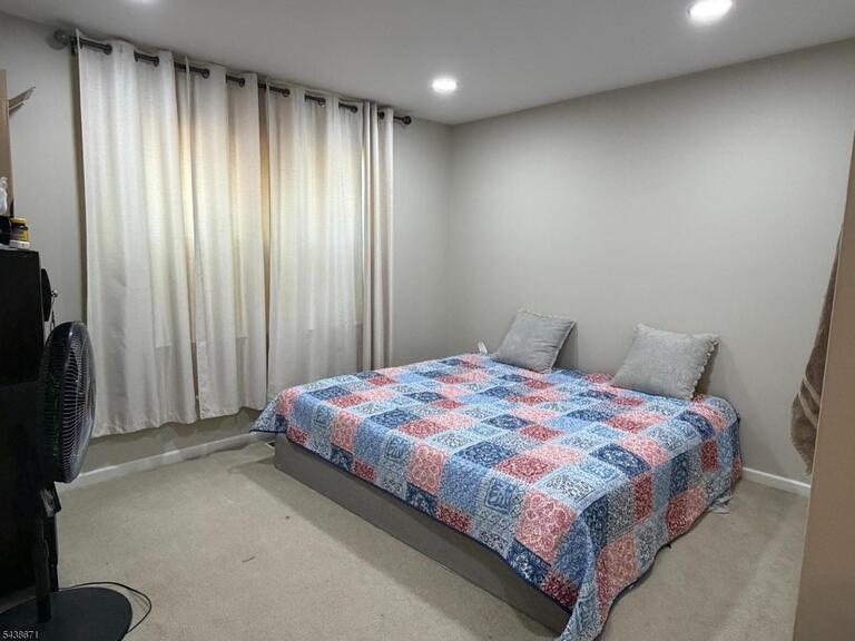Property listing MLS 4033415 photo 4