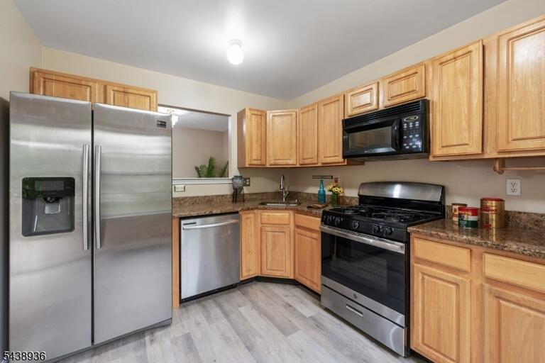 Property listing MLS 4033971 photo 5