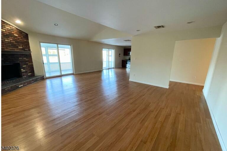 Property listing MLS 4034088 photo 4